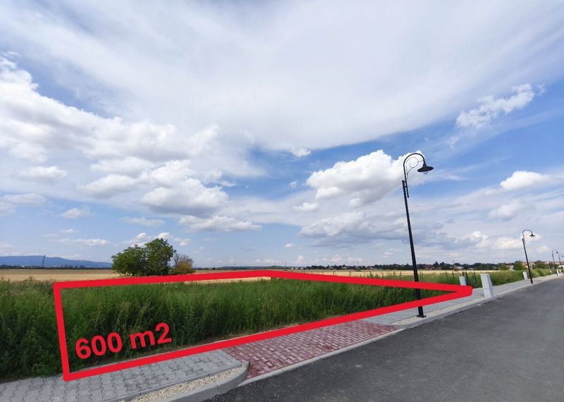 Výborný stavebný pozemok 600 m² Chorvátsky Grob – fotografia 2