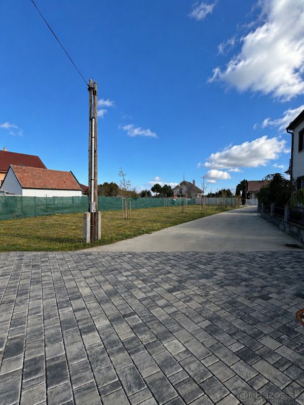 Stavebný pozemok so stavebným povolením, Kostolná pri Dunaji – fotografia 2